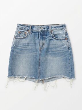 NWOT Levi's Light Blue Distressed Denim Mini Skirt Size 26